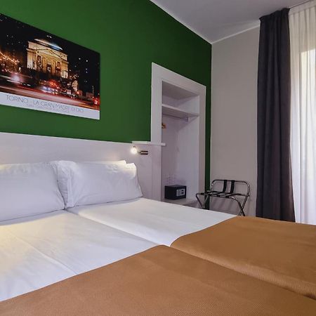 Green Class Hotel Astoria Торино Екстериор снимка